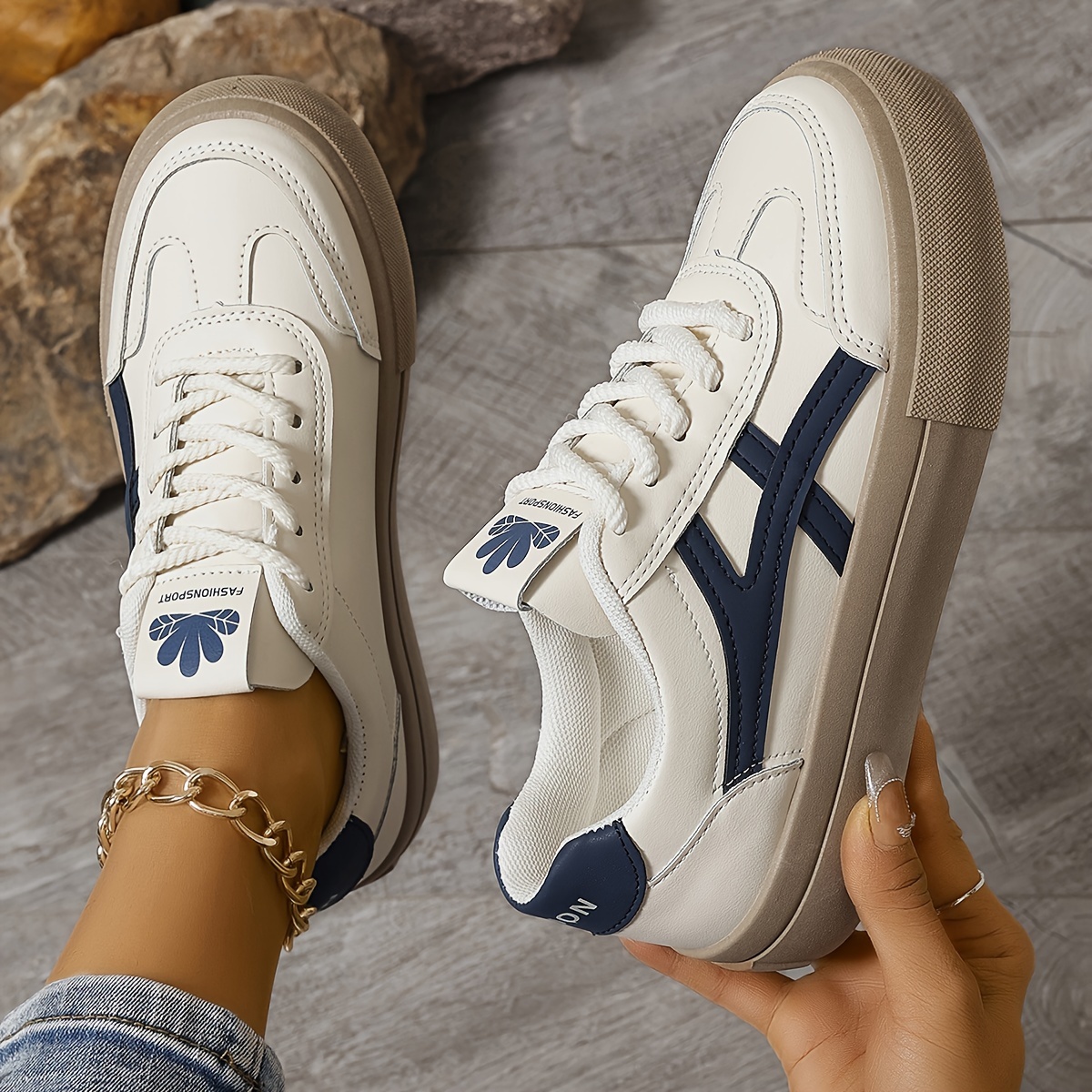 1f32739e54659c92de8fc7b6e63ec2b9.jpg Women's Colorblock Trendy Sneakers, Lace Up Soft Sole Platform Skate Shoes, Low-top Versatile Shoes - Image 1
