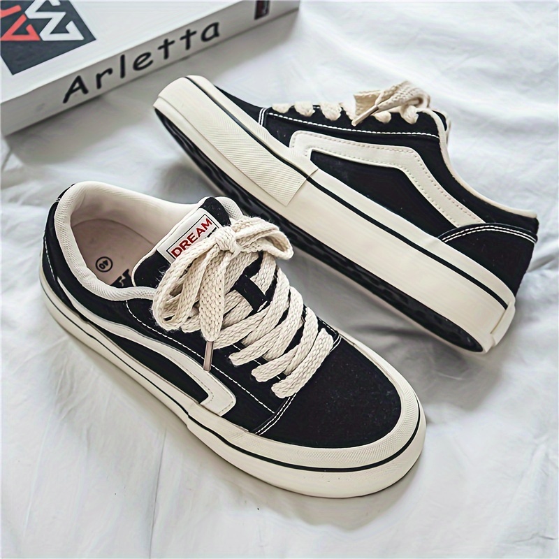 436d7a5c-d83f-4867-a300-8de985686feb.jpg Men's Classic Striped Trendy Skateboard Shoes Lace Up Non Slip Low Top Comfy Sneakers For Outdoor Walking Jogging Campus Street Holiday All Seasons - Image 1