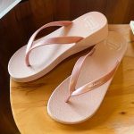 Women's Summer Solid Color Wedge Flip Flops, Fashionable Slip On Lightweight Beach Slides, Non-Slip Durable Sole Slides - Image 4