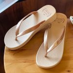 Women's Summer Solid Color Wedge Flip Flops, Fashionable Slip On Lightweight Beach Slides, Non-Slip Durable Sole Slides - Image 3